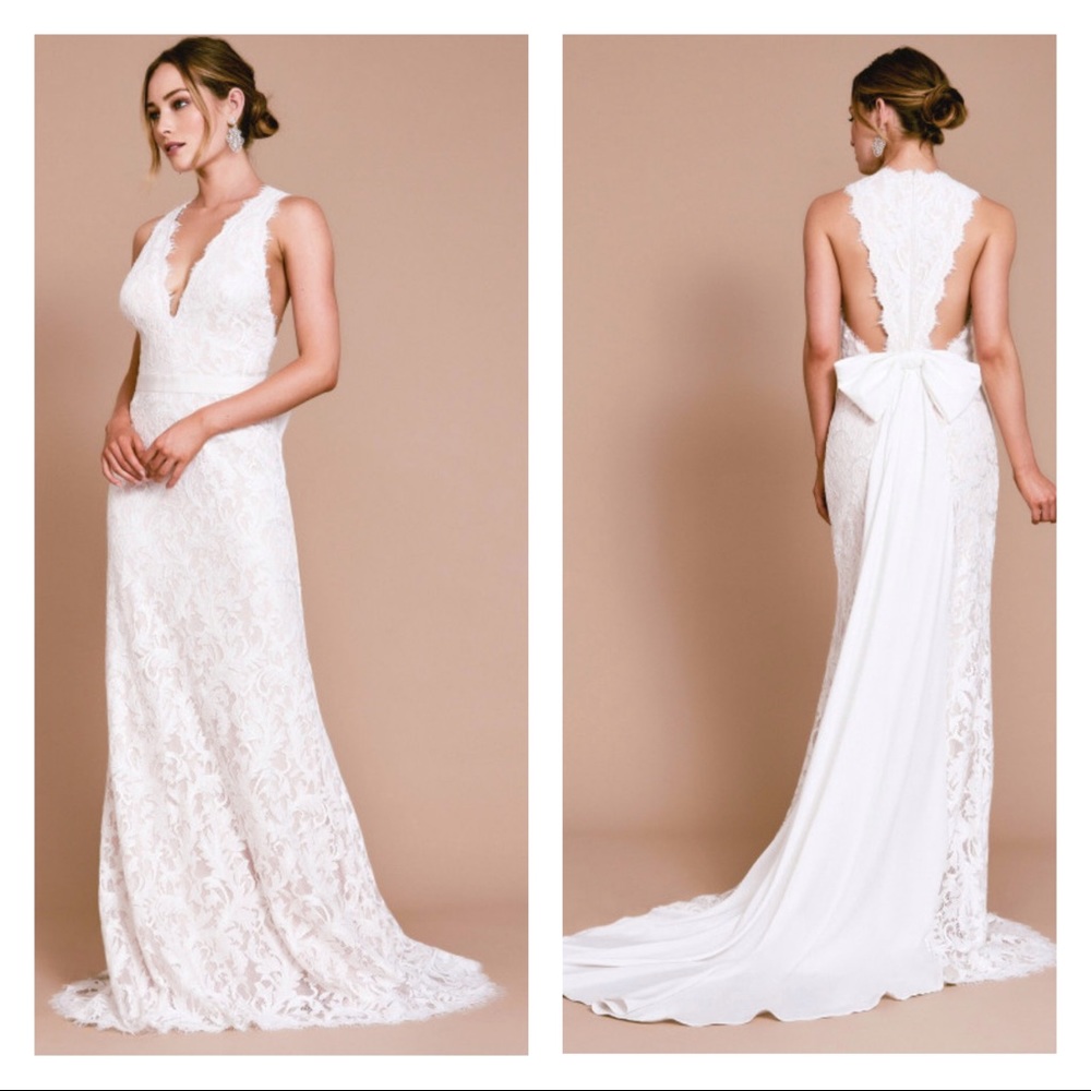TADASHI SHOJI Keladry Lace Razor Back Wedding Gown